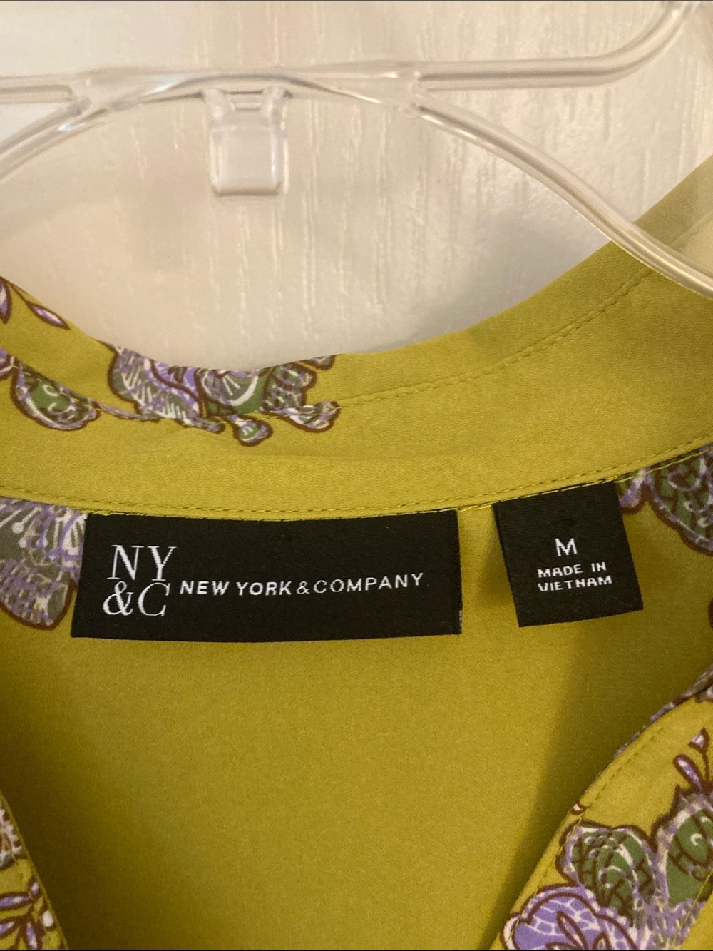 Chartreuse Floral Button-Front Blouse - Picture 3 of 11